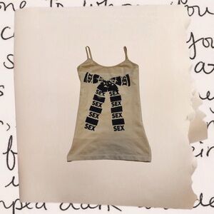 2000s grunge sex graphic bow top